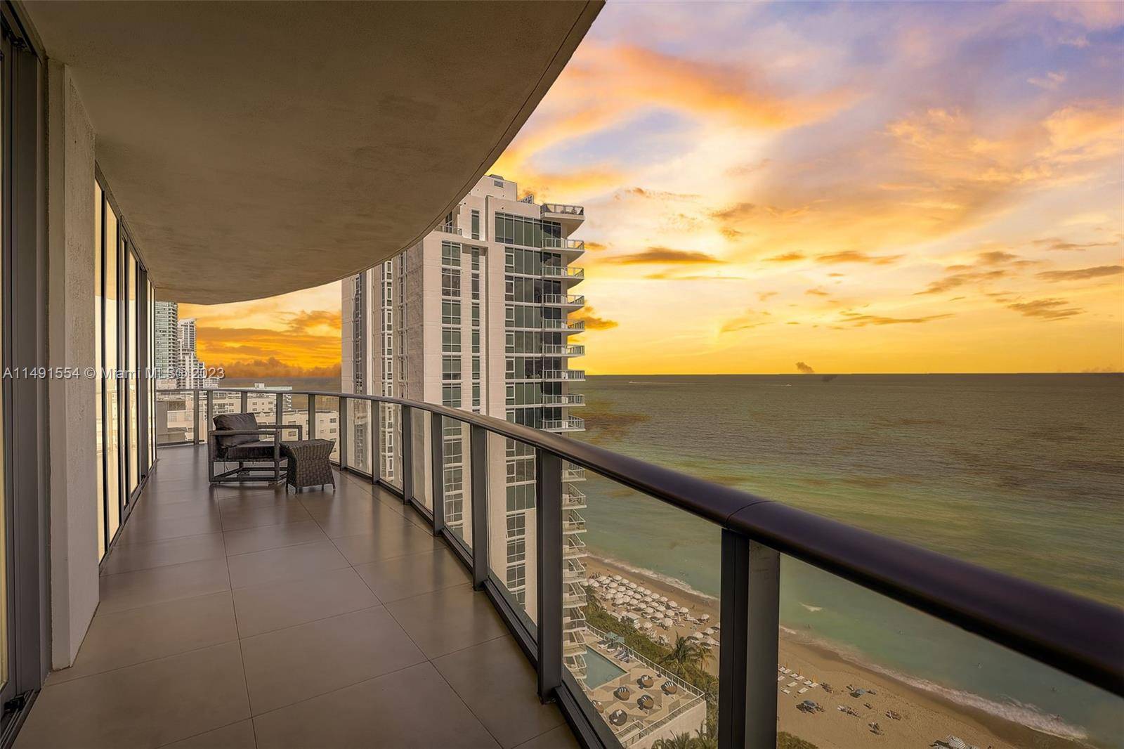 Spectacular 2 beds apartment to enjoy with friends or family, Hyde Beach Resort accommodates up to 6 adults Incredible apartment with direct ocean views, spacious, with top of the line ...