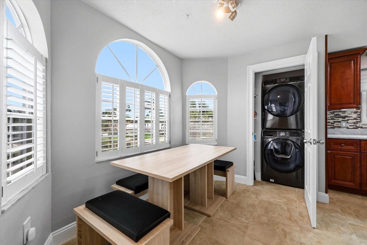 Eat-in Kitchen Area and Laundry Closet