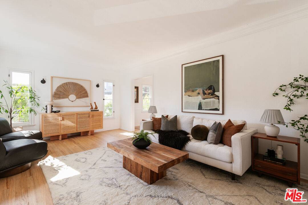 519  Rose Ave 2BR Marina Del Rey La