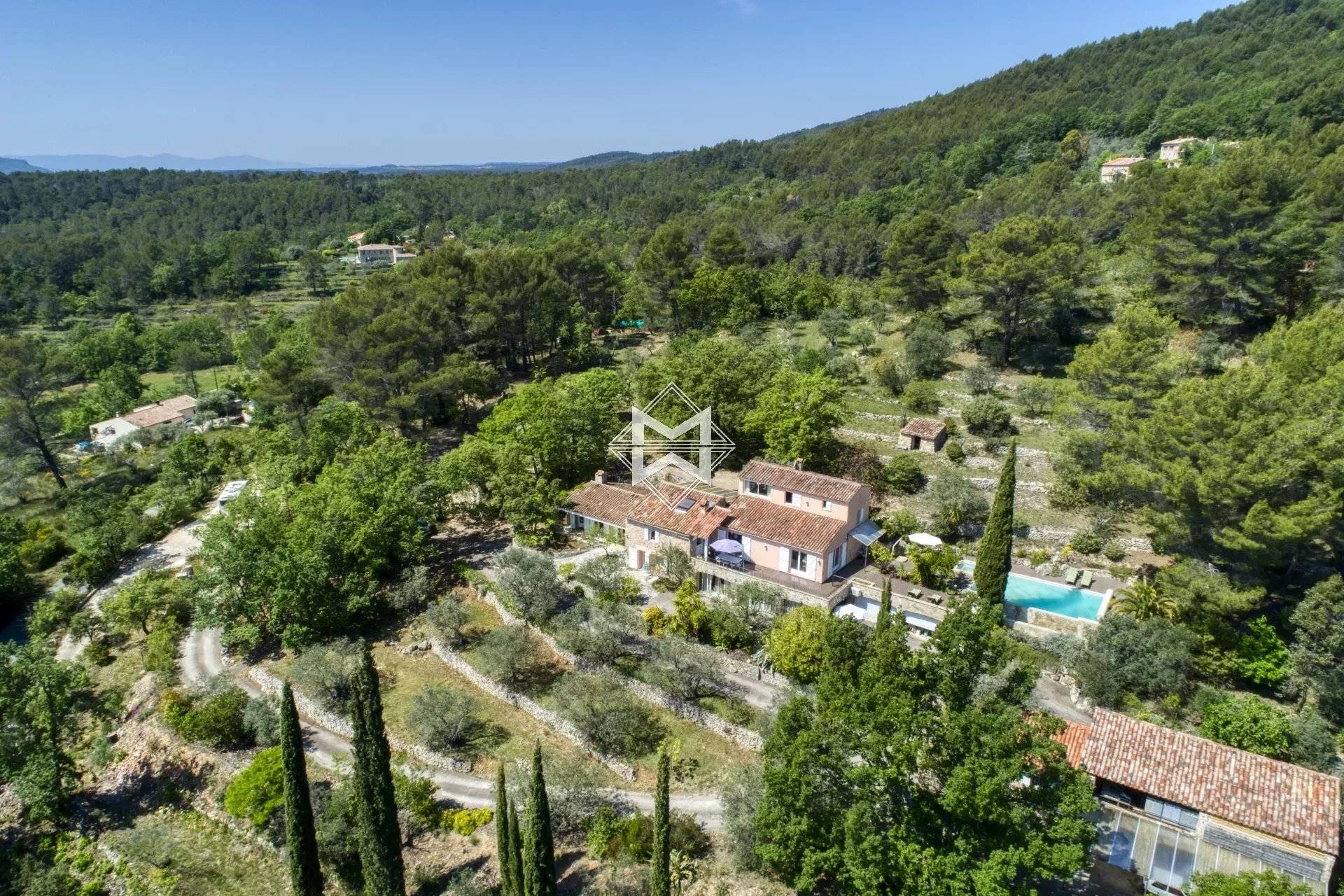 Provençal house on about 2 hectares of land near Fayence