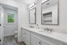 Hall bathroom w/tub/shower