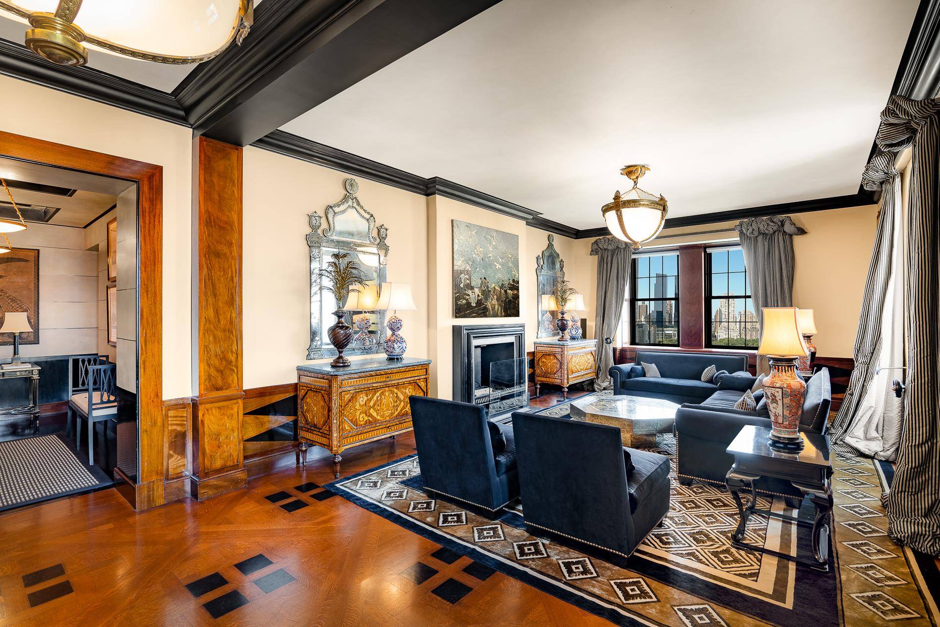 MAGNIFICENT AND TIMELESS ELEGANCE Residence 2704, located on a high floor of the mythical five star Hotel Pierre, features South, West, and Northern exposures which allows for breathtaking Central Park ...