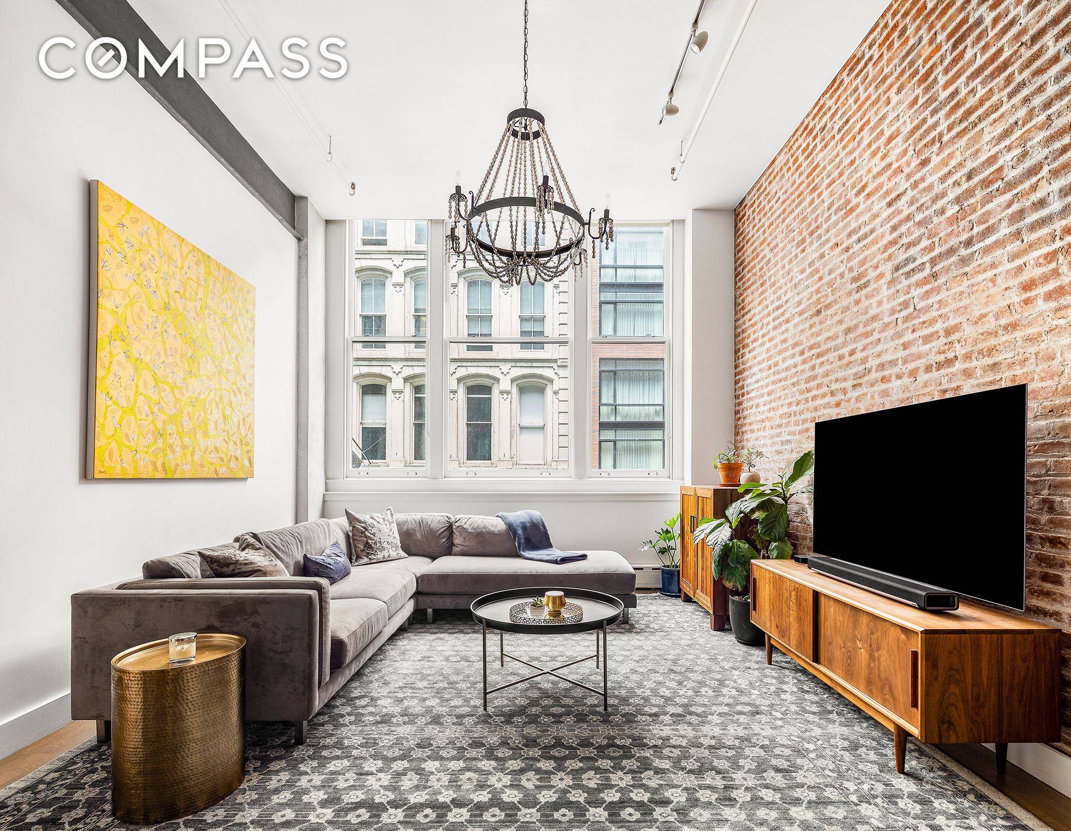 Welcome to the Art District of Tribeca This triple mint three bed, two bathroom loft was gut renovated with the highest level of finishes.
