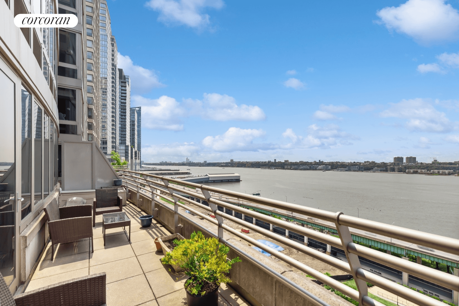 HUGE TERRACE ! ! ! ! Enjoy absolutely STUNNING direct River views and beautiful sunsets from every room of this apartment as well as from the private terrace which expands ...