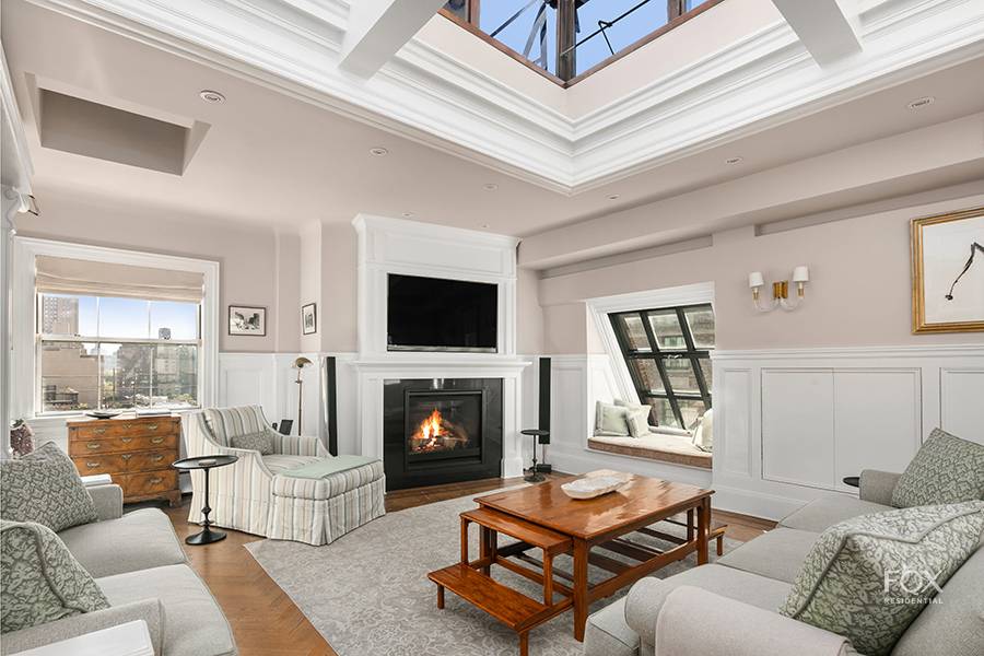Welcome to perhaps the most extraordinary penthouse on the Upper West Side !