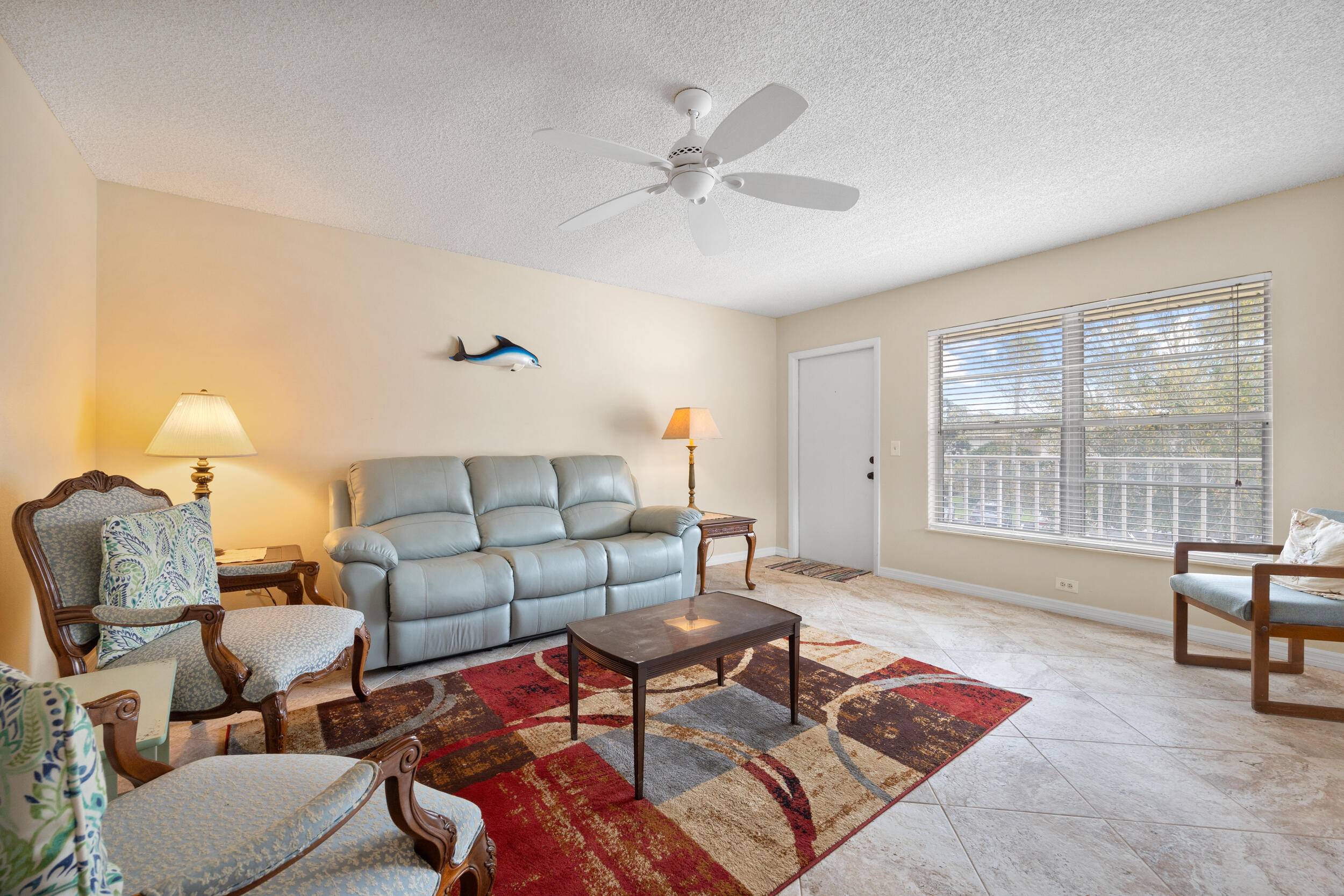 Welcome to this cheerful and renovated 2 bedroom, 2 bathroom condo in the heart of Vero Beach.