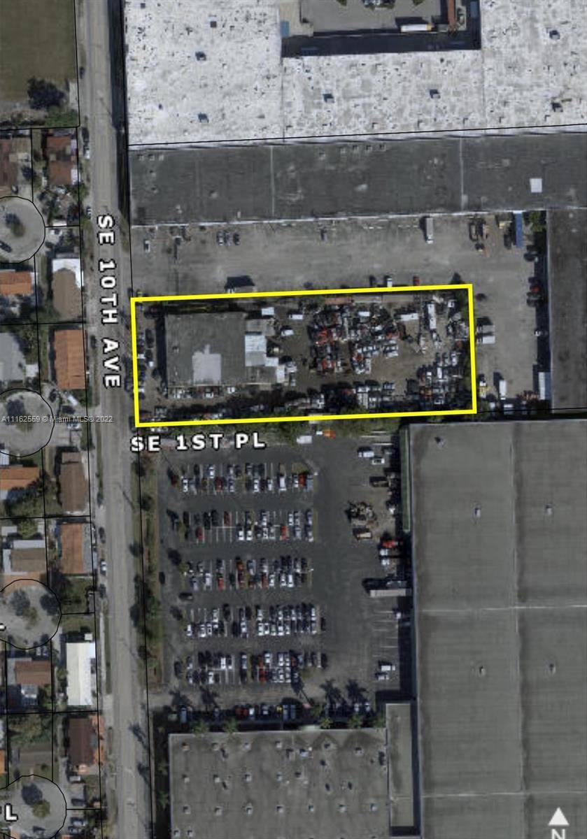One story industrial warehouse large land located in the heart of Hialeah, Florida.
