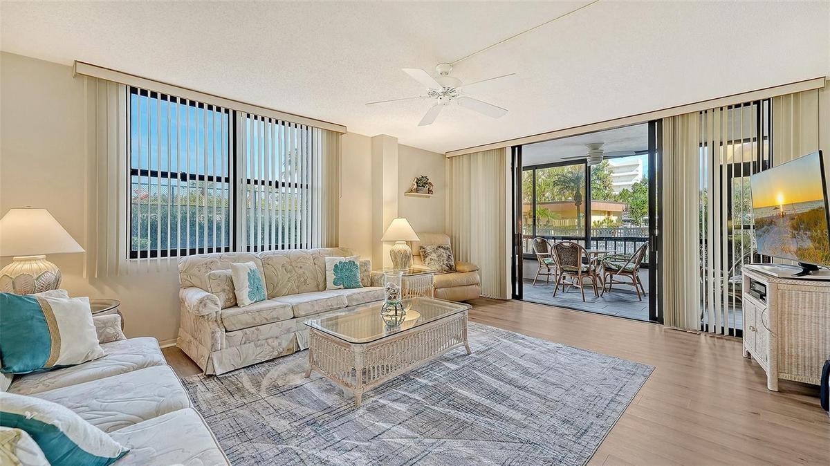 Living Room view toLanai and Pool