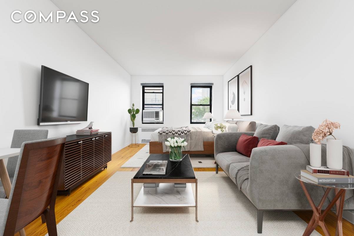 Now showing this high floor studio in the coveted 70 Clark Street.