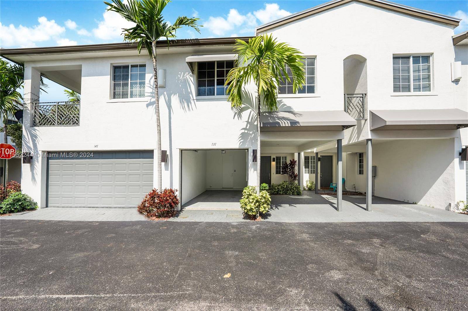 Beautiful, bright and remodeled 3 bedroom townhome in the highly coveted boutique community of Atlantic East, in Pompano Beach.