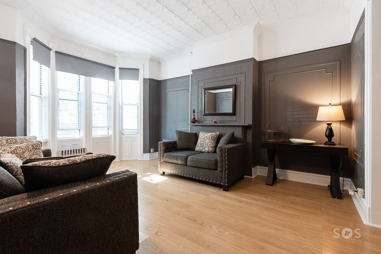 This stunning floor through unit features one and a half beds and one bath.