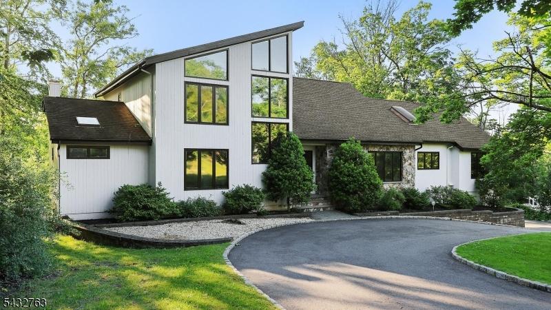 Front view - circular driveway