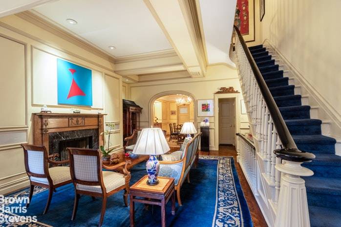 This beautifully appointed 4 story Townhouse in Midtown East sits on an 18 x 100 lot.