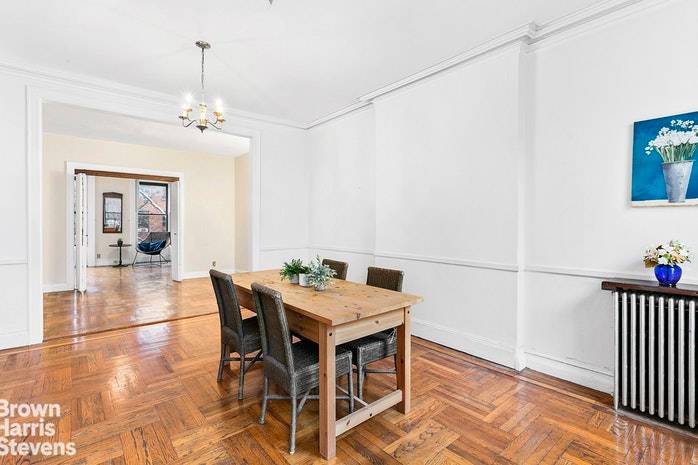 This beautiful large 1BR is located on one of the most coveted tree lined blocks in Cobble Hill.