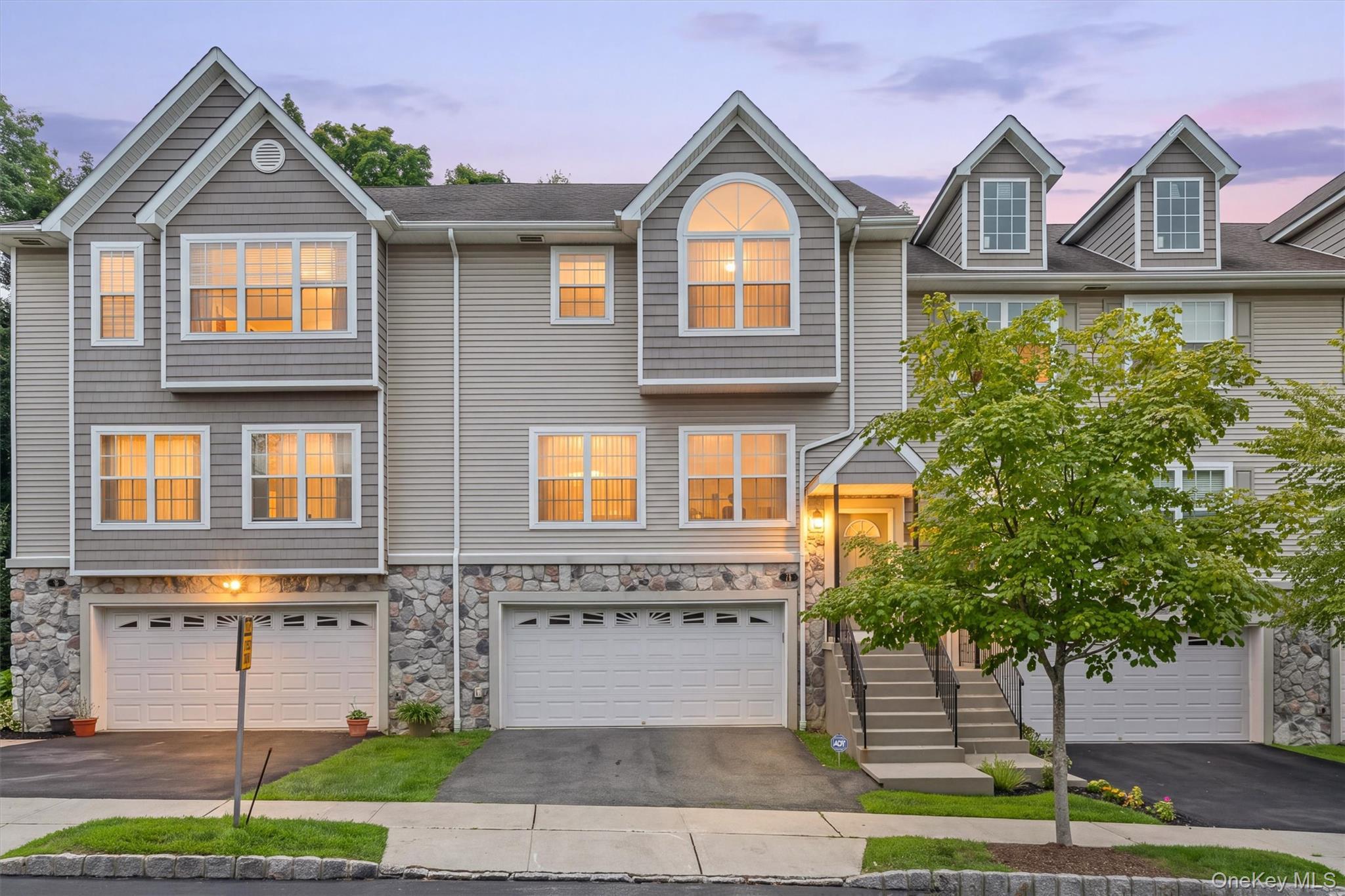 11 Hidden Creek Blvd. Monroe's sought after town home development.