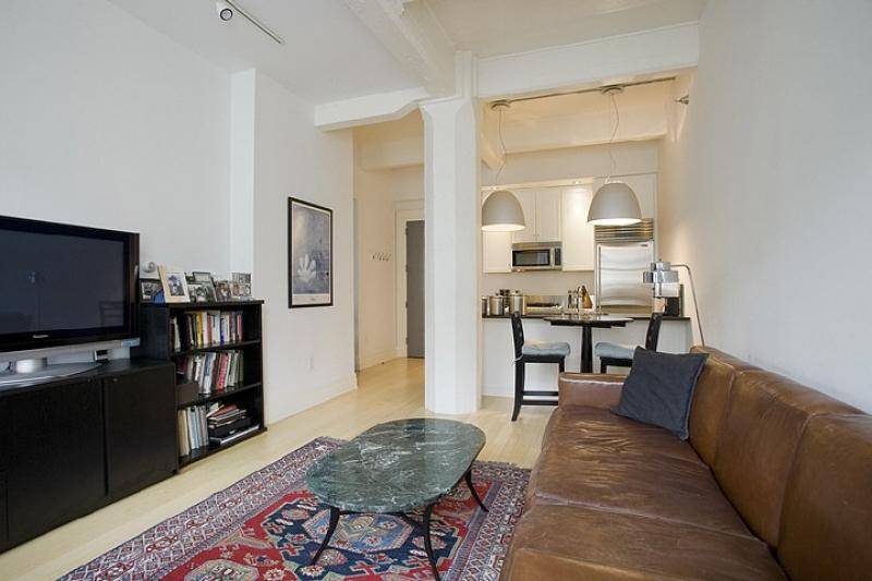 Come see this beautiful 1 bedroom in one of the most sought after landmark buildings in the heart of Dumbo !