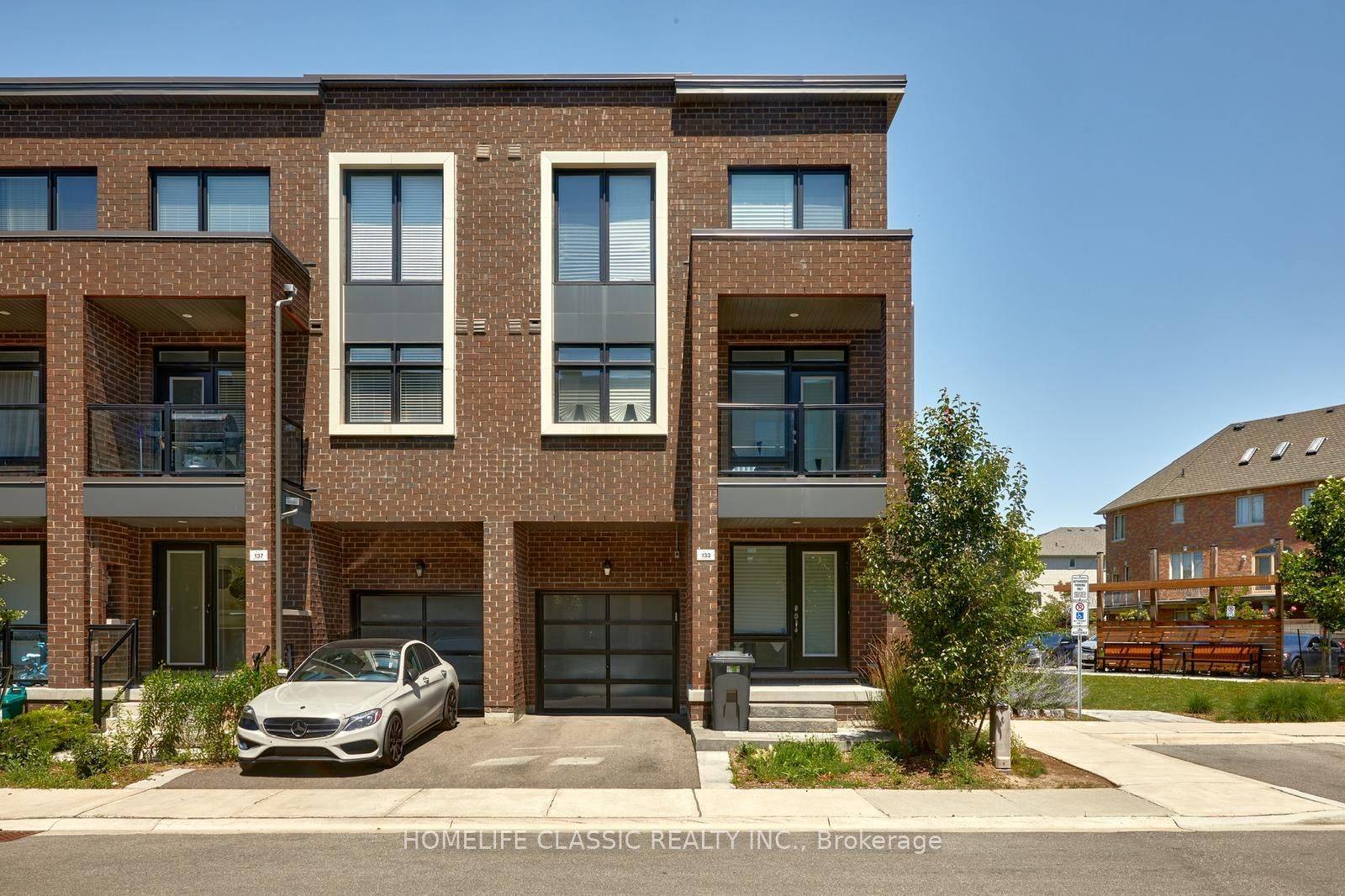 Bright Beautiful Corner Unit 3 Bed 3 Story Townhome By Legendary Builder City Park Homes.