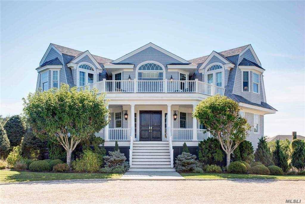 Spend memorable time relaxing and enjoying your life in laid back luxury in Quogue, one of the most desirable areas of the world famous Hamptons.