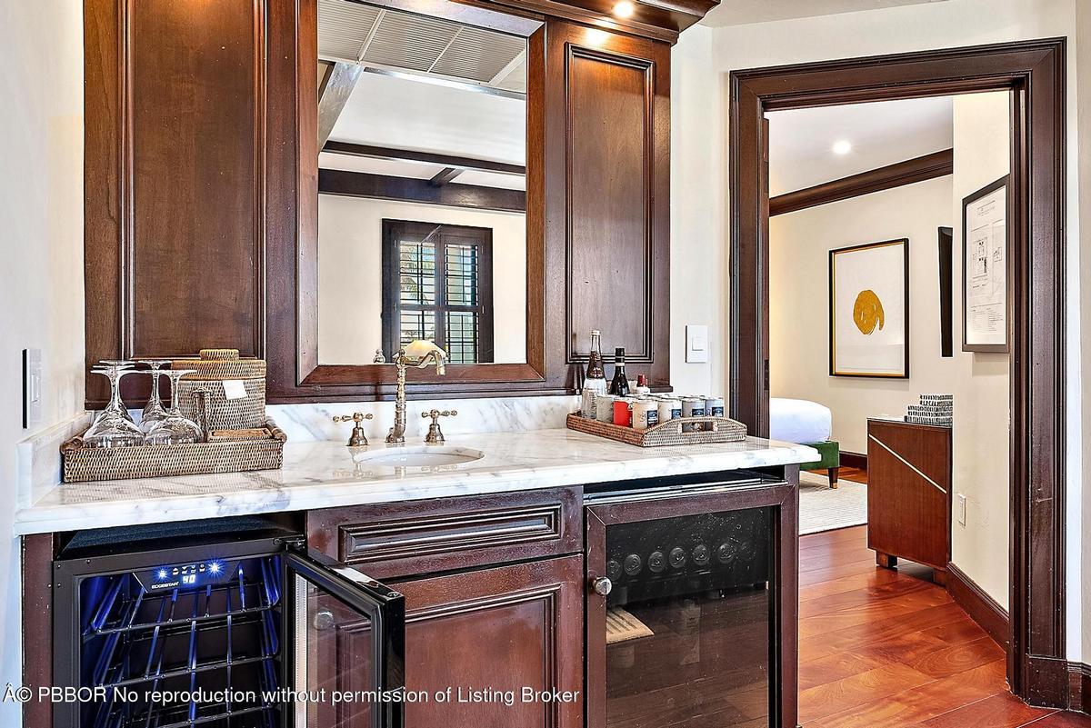 Wet bar