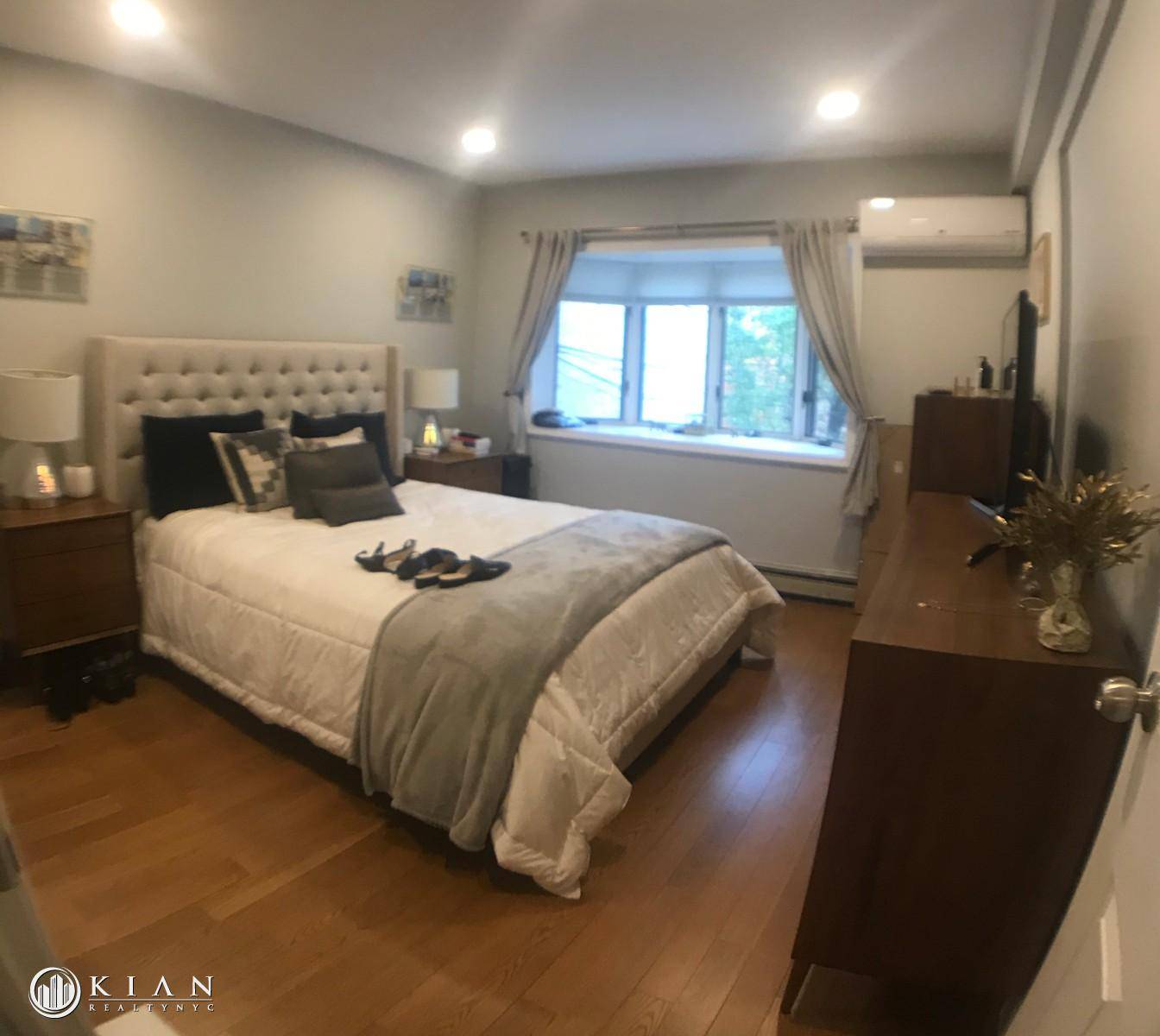 Large one bedroom for rent in Prime Hunters Point Long Island City.