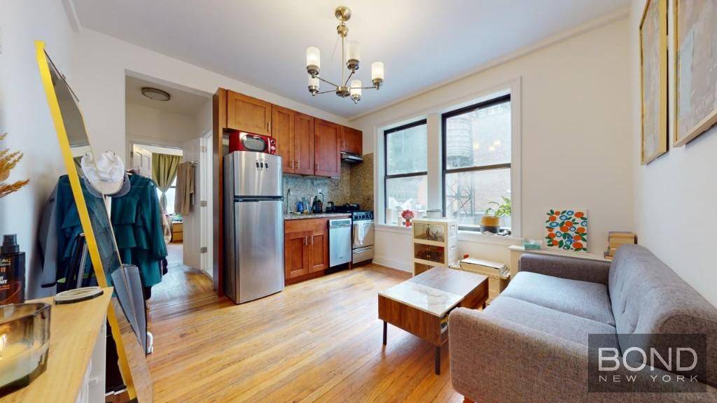 Midtown West 2 BedroomBOND New York Properties is a licensed real estate broker that proudly supports equal housing opportunity.