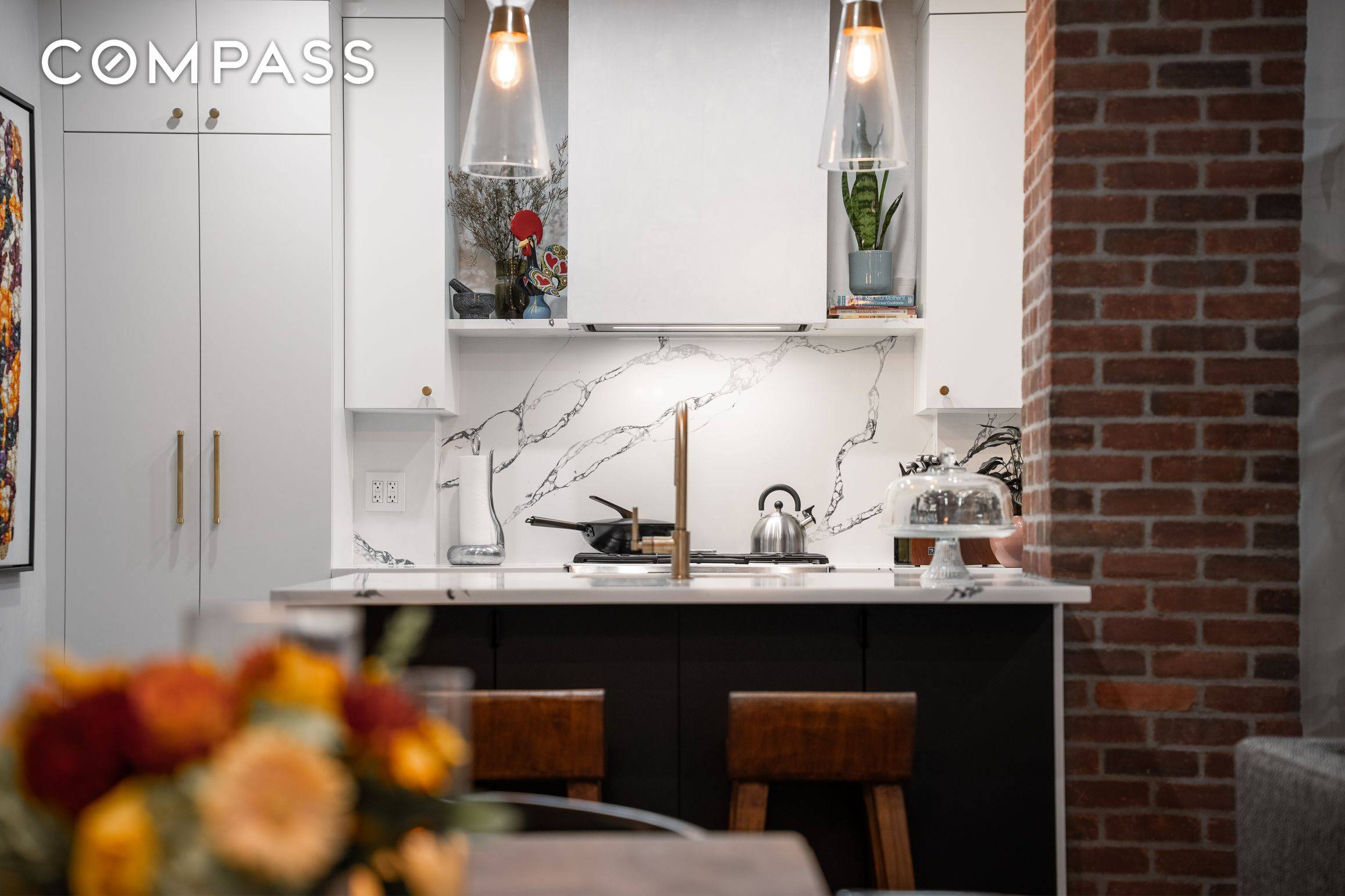 Beautifully renovated spacious 2 bedroom on a picturesque block.