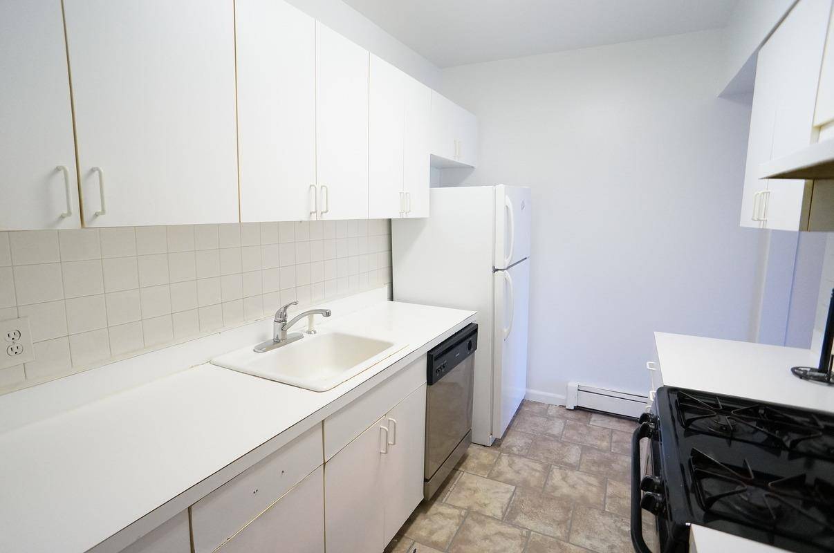Massive 3 Bed 2 Bath Unit With Great FinishesCan Be Used as a 4 BedroomUpdated KitchenUpdated BathroomsKing Size BedroomsGreat Closet Space2 Full BathroomsOn Site Laundry1 Flight Up in a Beautiful ...