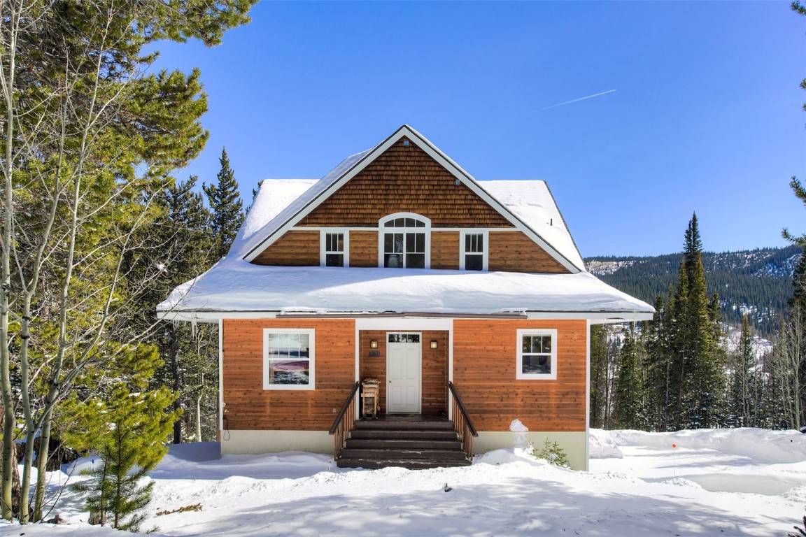 Nestled in the serene Placer Valley neighborhood, this charming single family home boasts four bedrooms and an attached garage, offering both comfort and convenience.