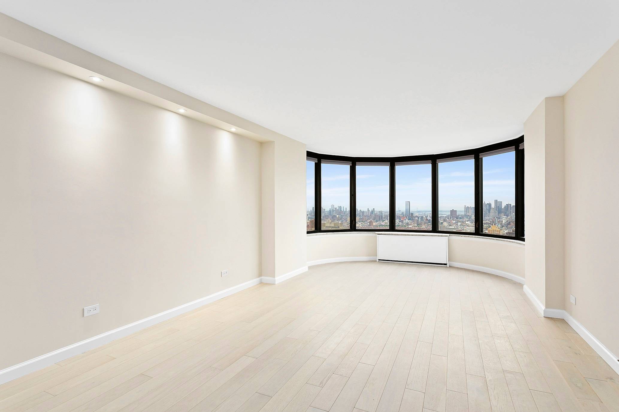 CORINTHIAN CINDO 330 E 38th St Apt 56Q NY NY 10016 Spectacular South Panoramic Manhattan skyline from this 1 bedroom 1, 5 bath Condo view, New renovated, Open kitchen, oak ...