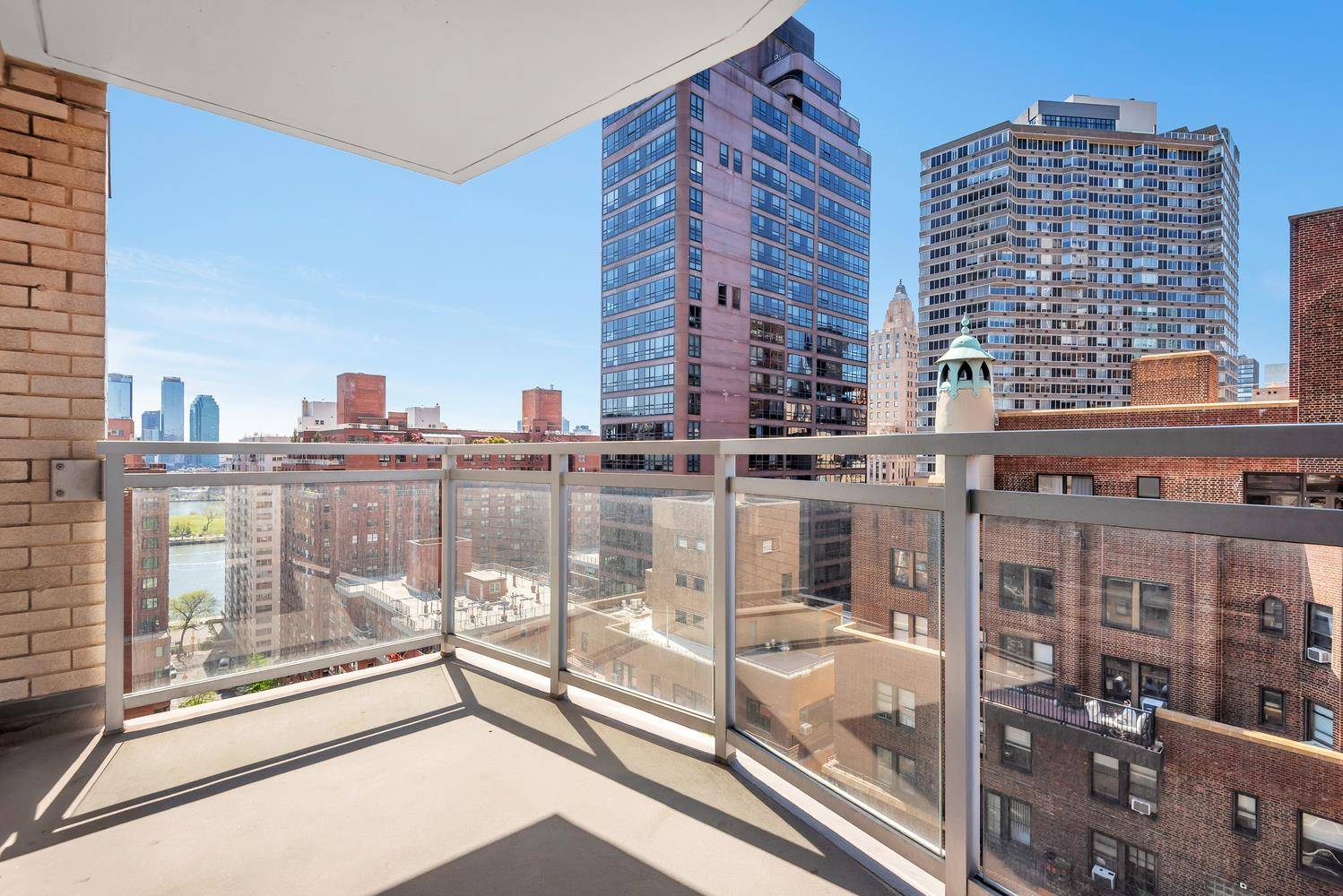 Sutton Place Beauty with TERRACE with Chrysler Views !