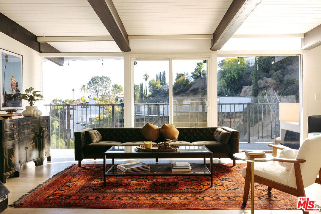 2808 Lambert Dr 2BR Hollywood Hills East La