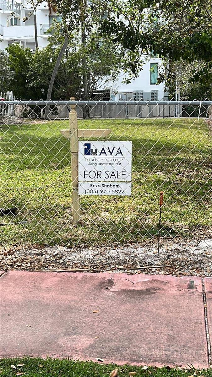 Location ! Location ! One of the most desirable location in Miami Beach South of Fifth.