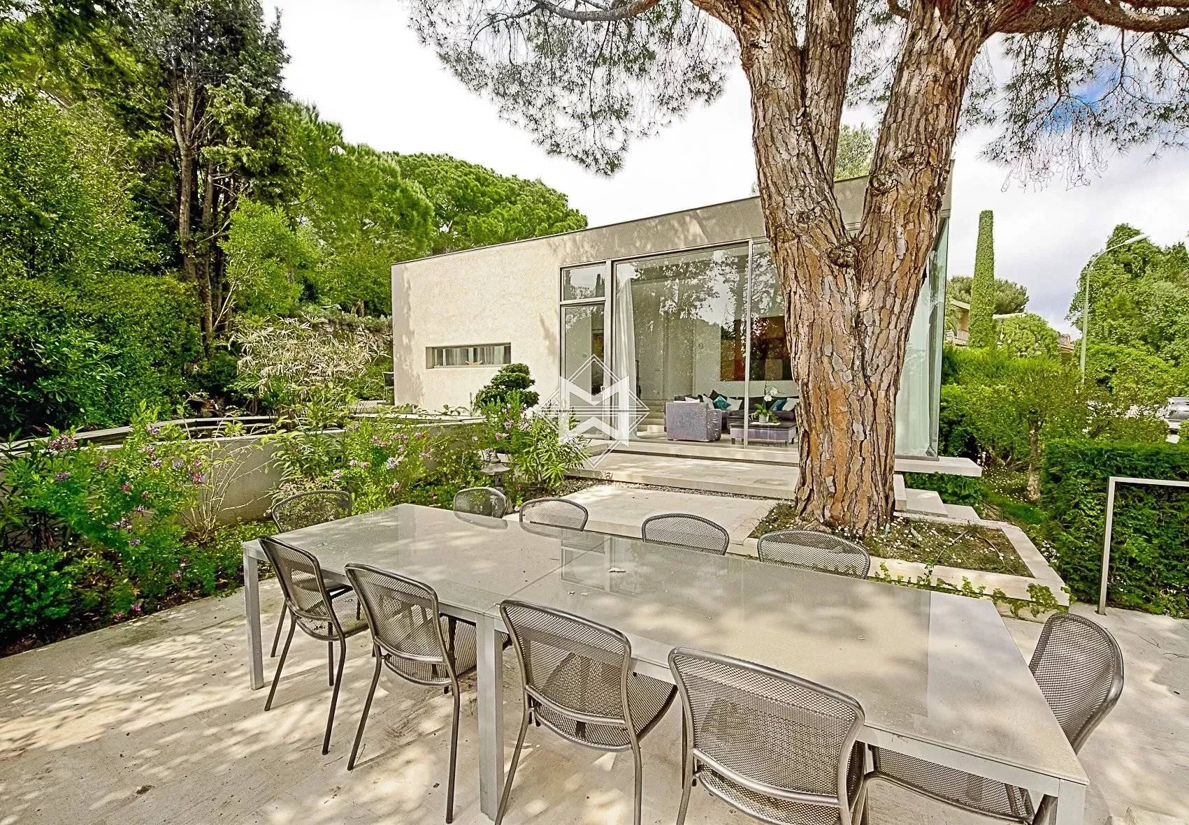 New refurbished contemporary villa