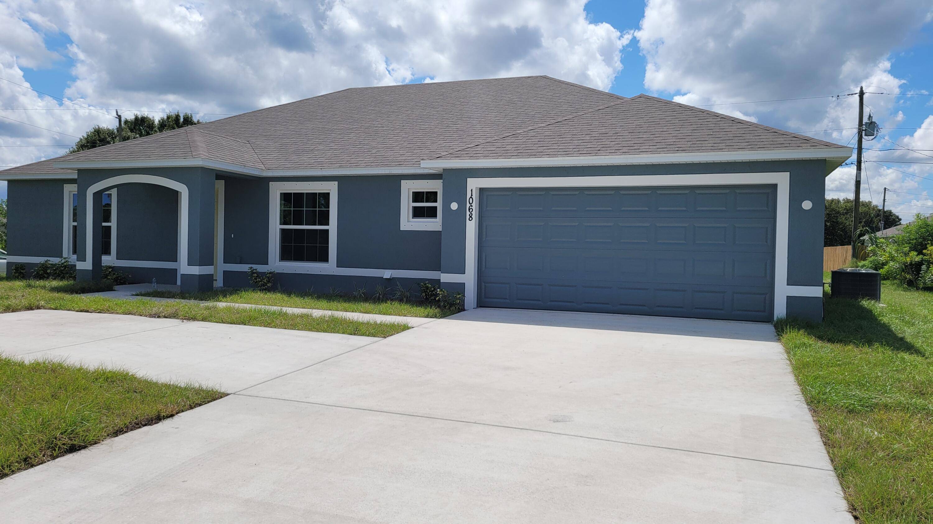 Be the first to live in this Lovely 4 2 2 in central Port St Lucie.