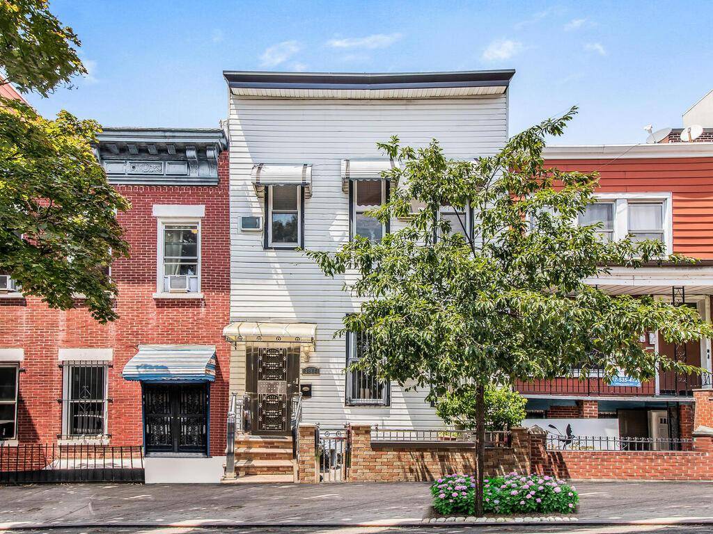 Available for purchase is this incredibly well maintained two family home in the area of Long Island City, Queens.