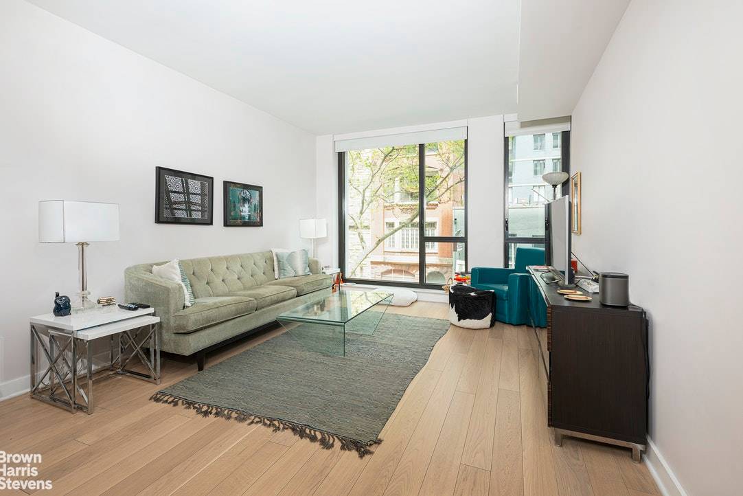 PRICED TO SELL Your chance to grab this beautifully appointed Gramercy apartment.