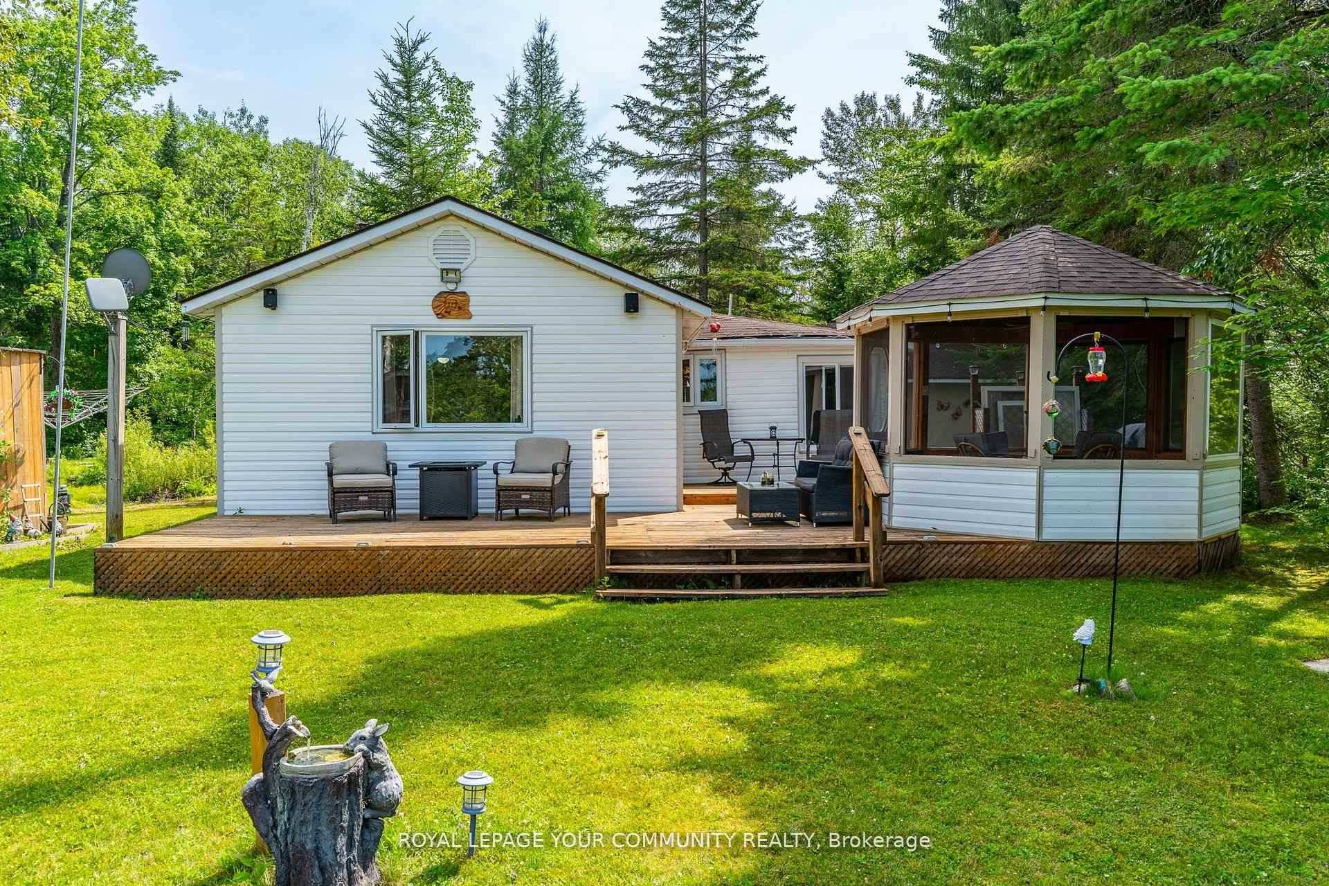 Welcome to your year round family cottage on Davis Lake, where family memories are waiting to be made !
