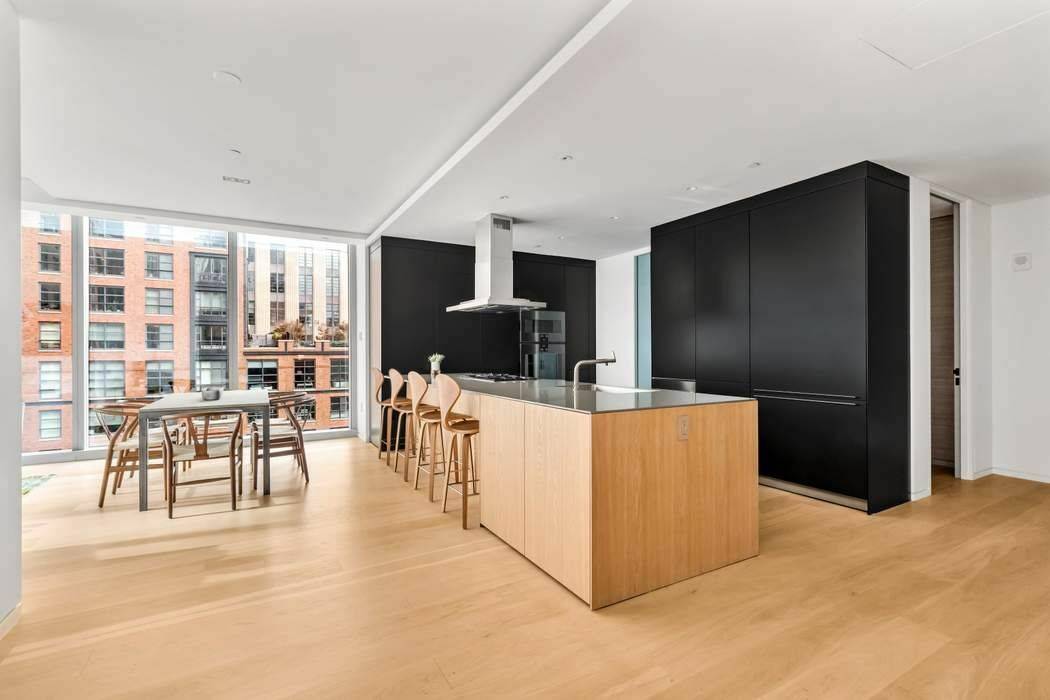 Welcome to 6N a beautiful 3 bedroom Den condo, that was updated by the building architect and a top notch designer, offering 2, 133 square feet of gracious living.