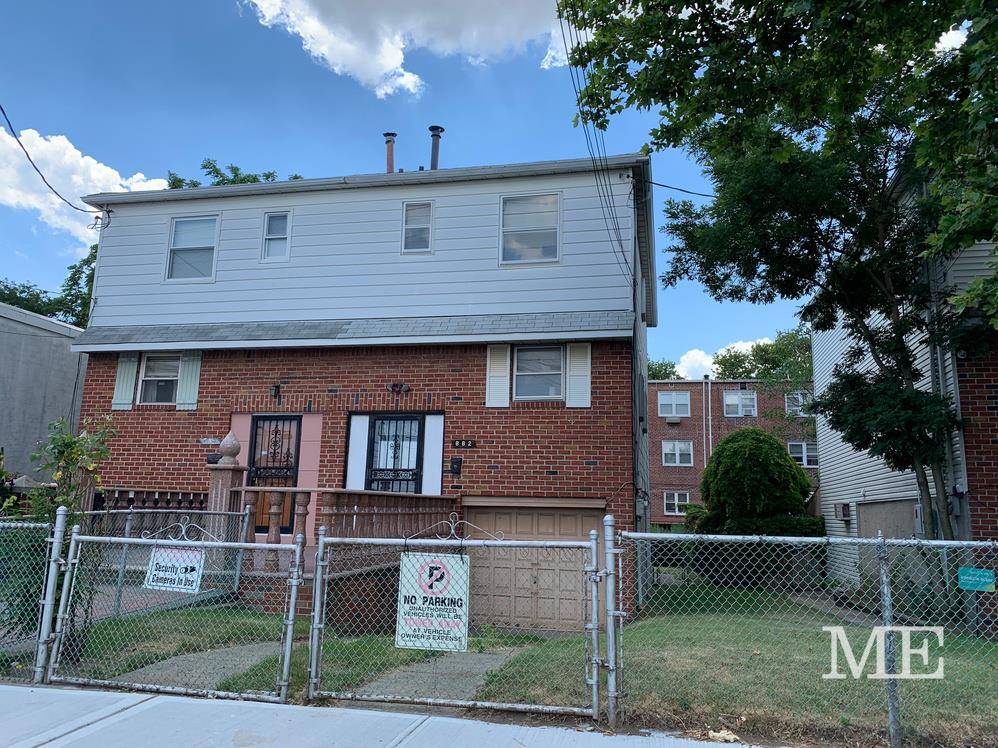 This lovely 1 family 3 bedroom duplex with a fully finished basement offers a bathroom on each level, beautiful hardwood flooring and a large private back yard.
