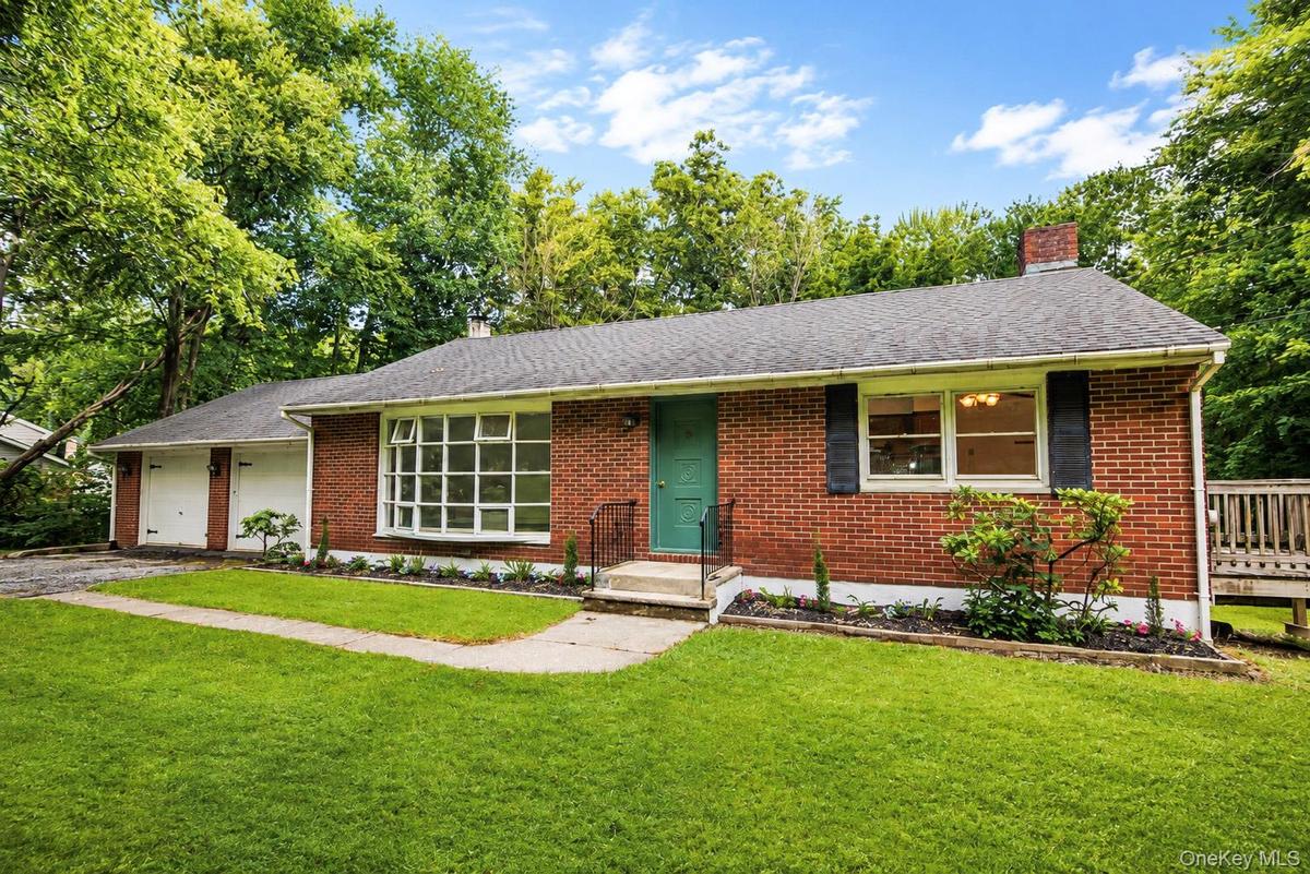 Pay taxes and more and more with this great house with legal accessory one bedroom apartment