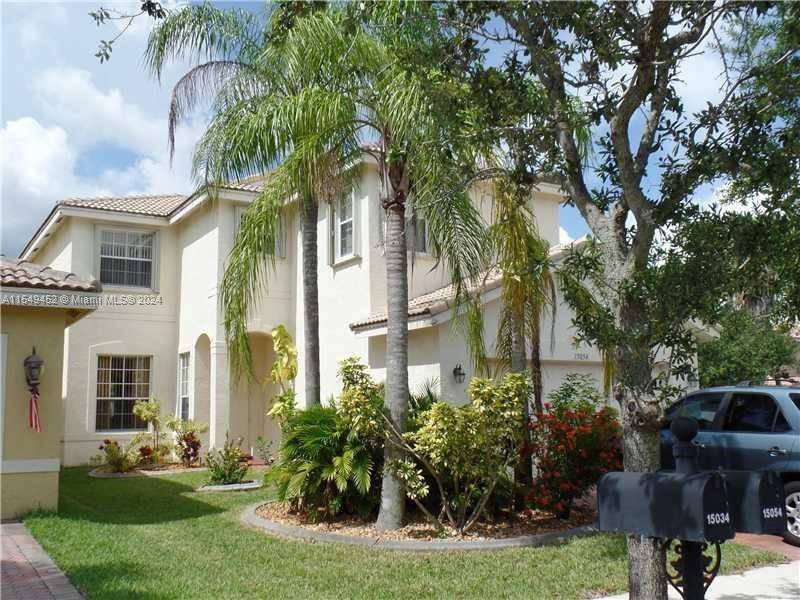4 Bed 2. 5 Bath Home Located in Silver Shores !
