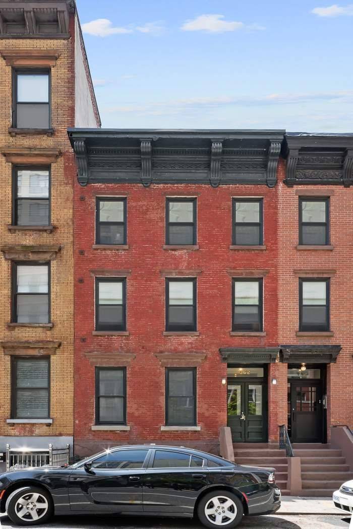 362 West 30th Street is a 20 foot wide historic townhouse located at the nexus of Hudson Yards, Manhattan West, and Chelsea.