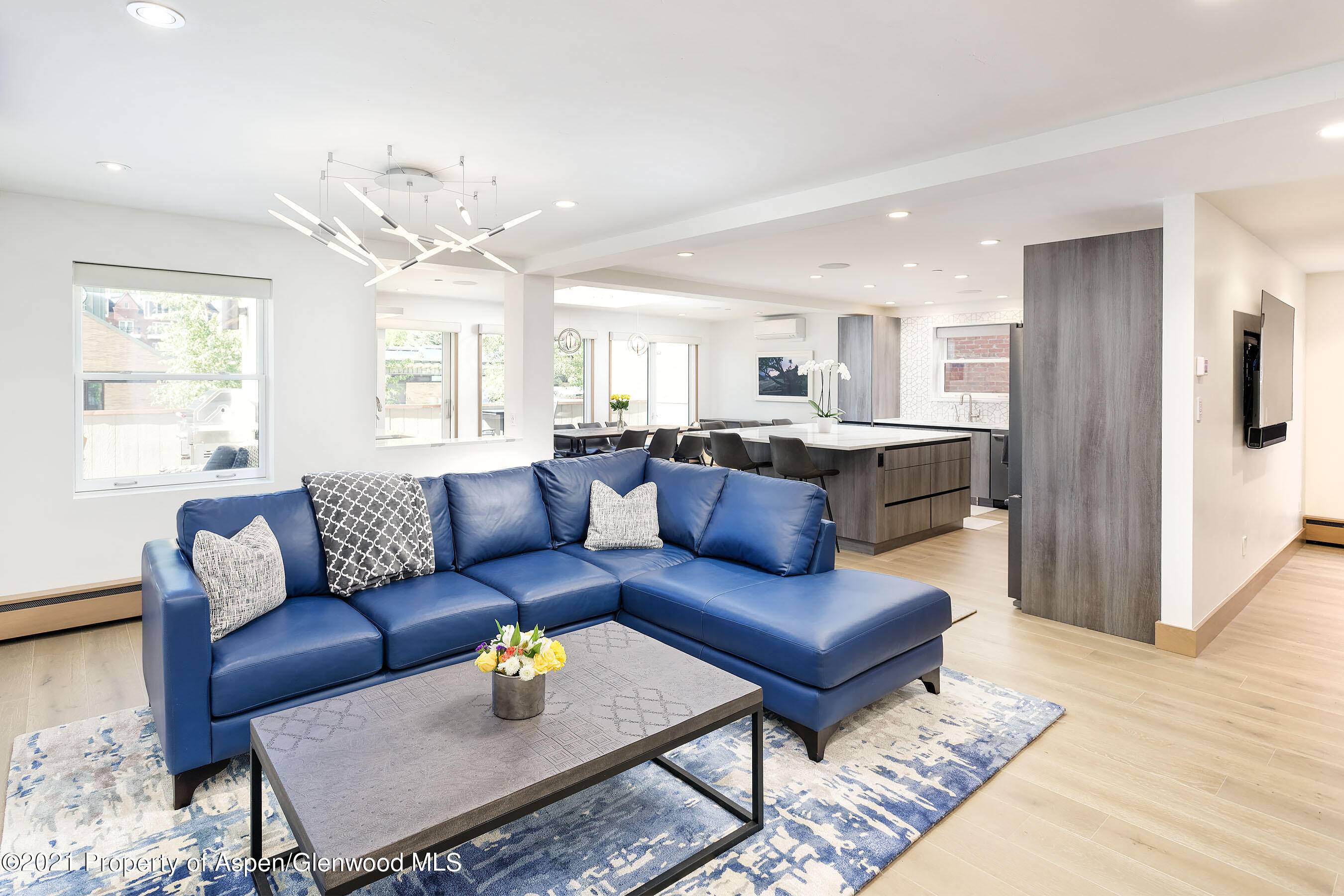 This newly renovated, never before offered, 2000 square foot penthouse in the very heart of Aspen's downtown Mall will exceed your expectations.