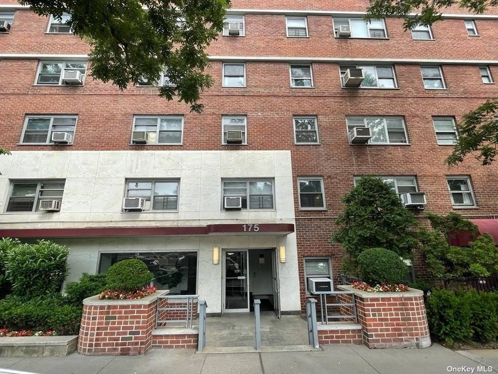 Prime Brooklyn Heights location !