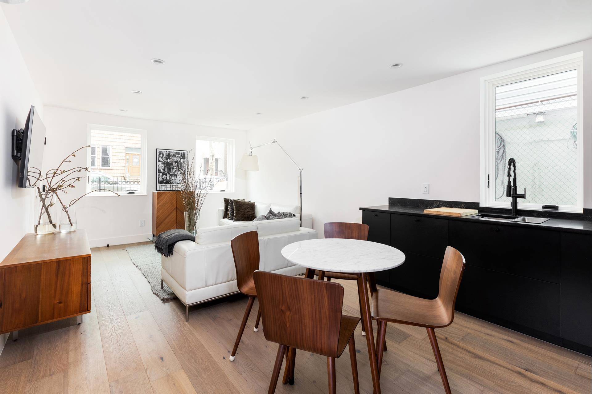 Stunning and stylish newly renovated 2 bedroom apartmentUpdated to perfection with deesigner finishes filling the space.