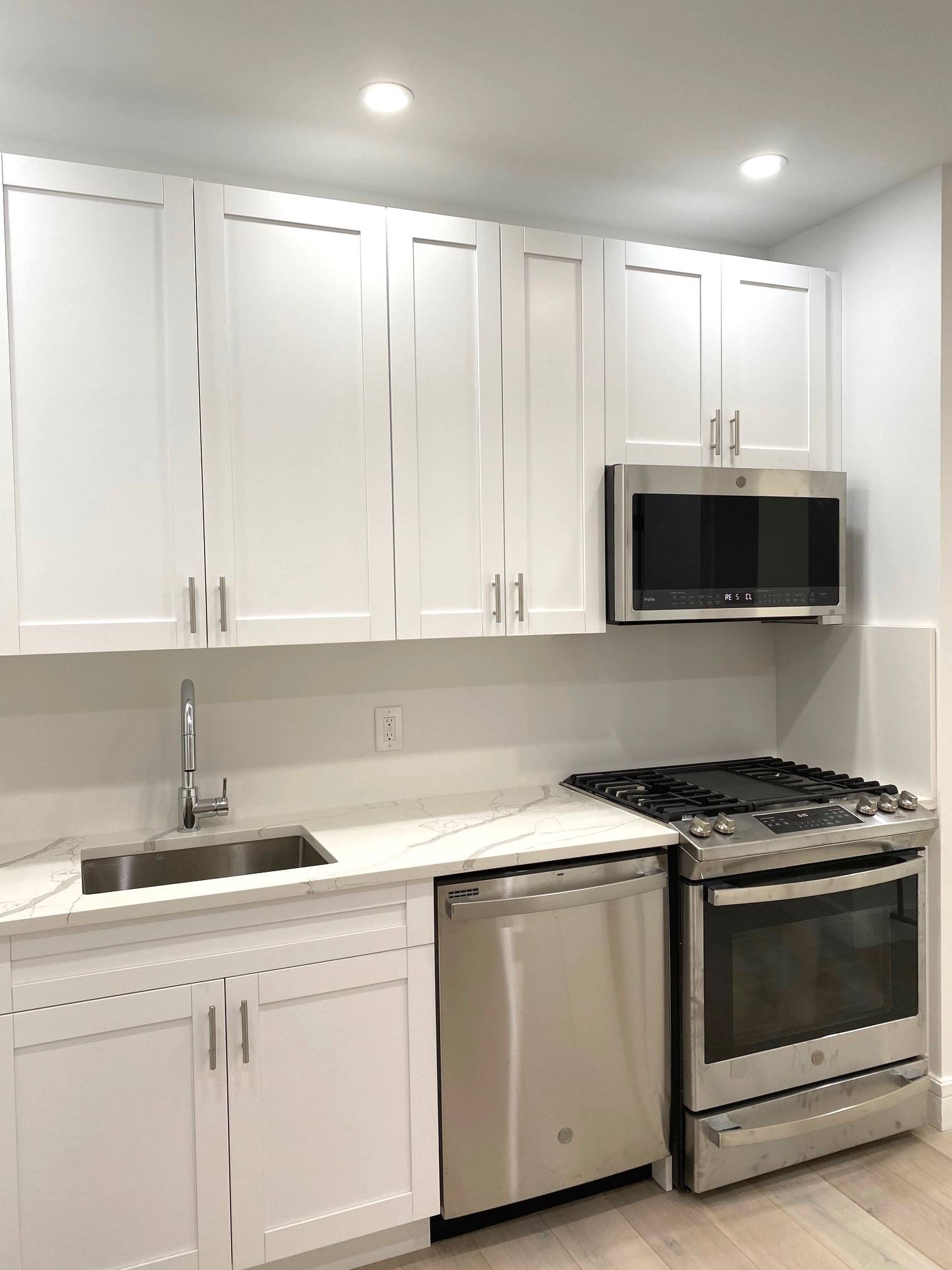 Located on a quiet tree lined street in a boutique rental building in Windsor Terrace, this one bedroom one bathroom apartment is on the first floor and the perfect place ...