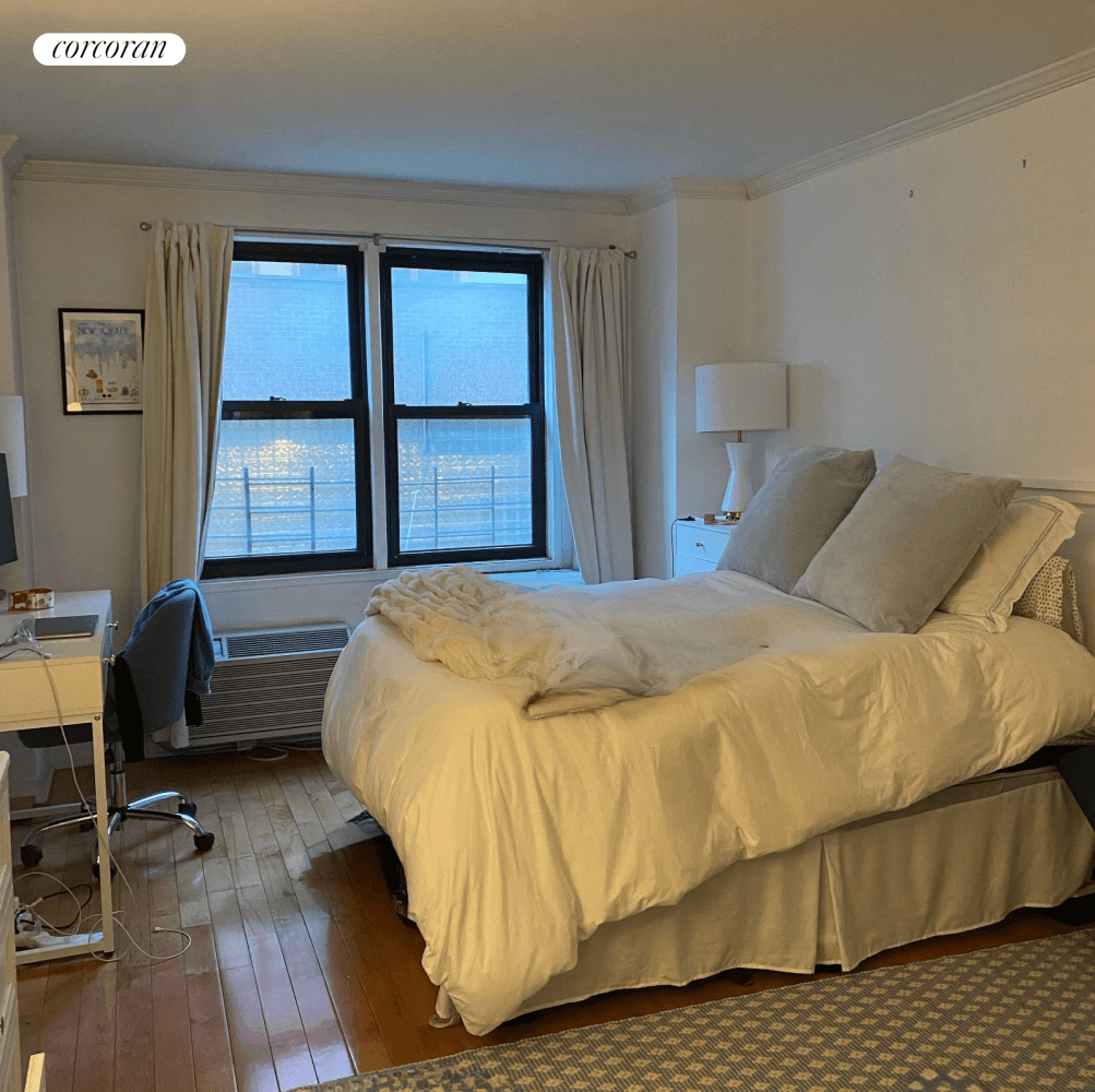 Large 1 bedroom that has already been flexed to 2bedrooms available in a gorgeous, impressively maintained doorman building.