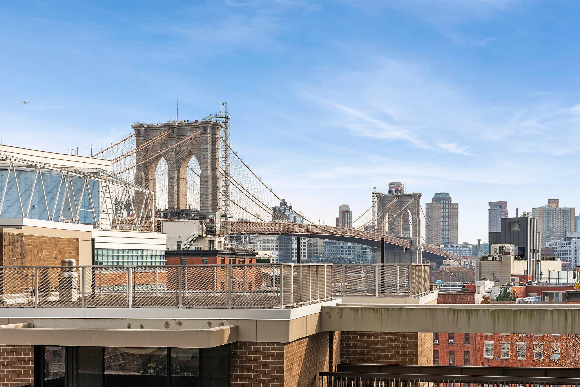 Welcome home to this large one bedroom at Southbridge Towers with views of the Brooklyn Bridge !