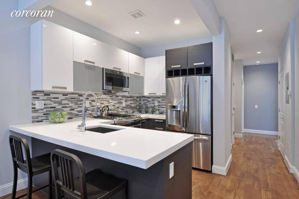 278 HAWTHORNE STREET, APT 1, PROSPECT LEFFERTS GARDEN MINT 3B 2B TRIPLEX W REC ROOM amp ; PRIVATE OUTDOOR SPACE This is a tremendous opportunity to lease a 2, 400 ...