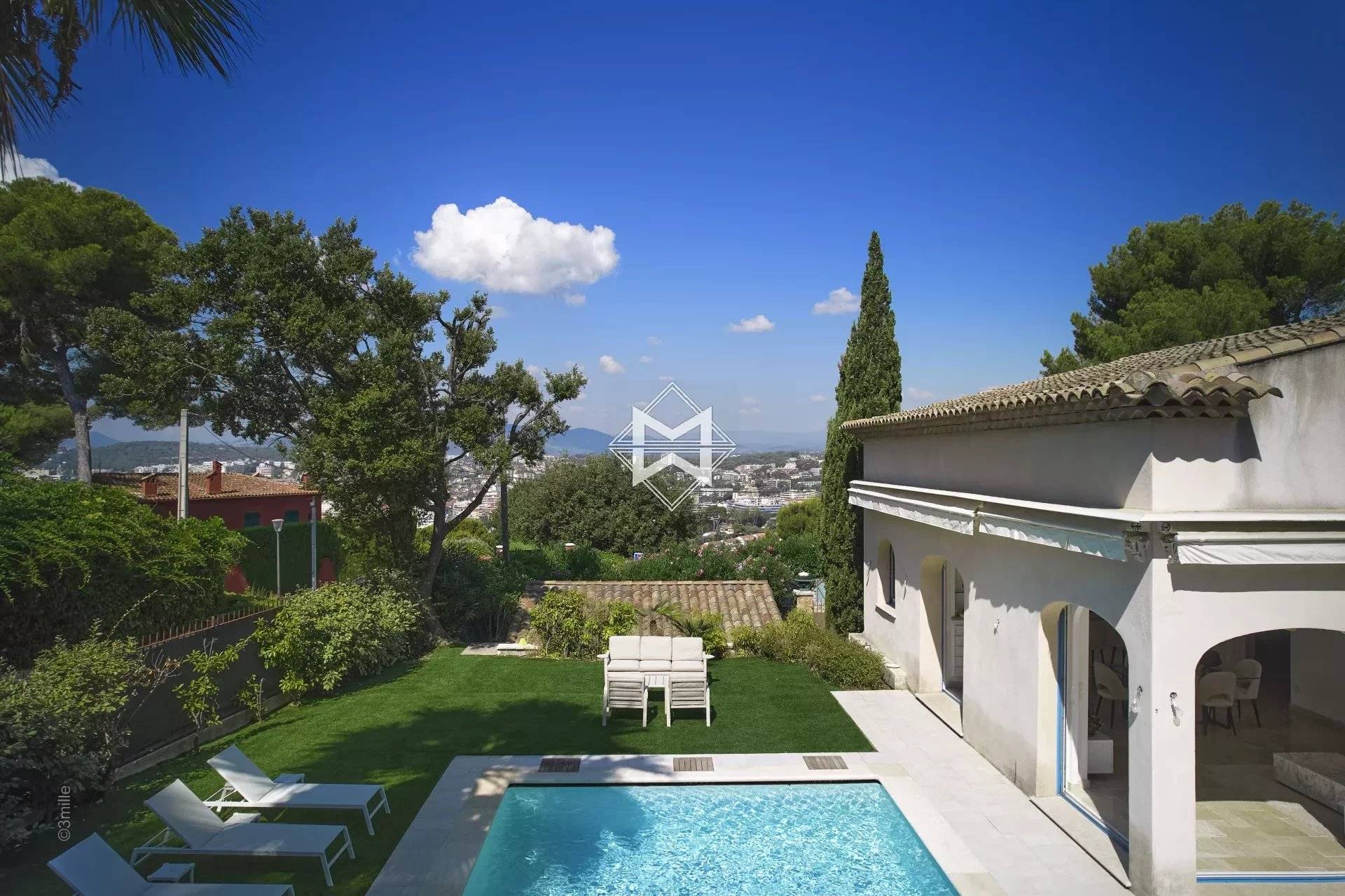 Exceptional Provencal Villa in Cannes in a sought-after neighborhood